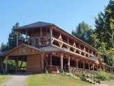 Gradierwerk Blick auf das Gradierwerk aus Holz mit Überdachung